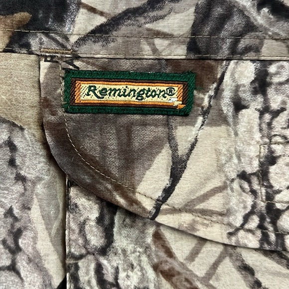 Remington Vented Camo Long Sleeve Shirt Button Front Realtree Hardwood Hunter XL - Picture 8 of 13